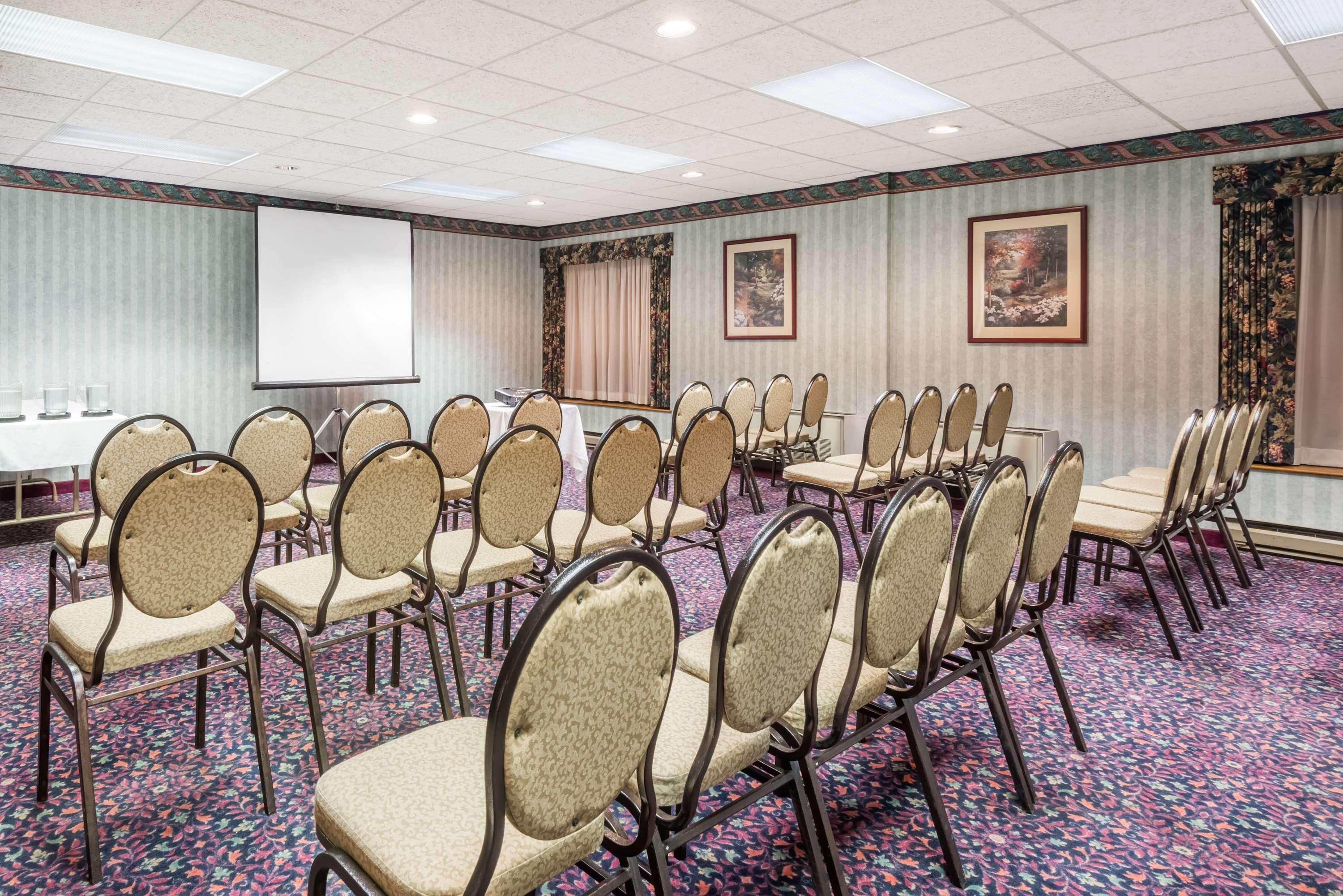 Ramada Plaza By Wyndham Hagerstown Hotel Buitenkant foto