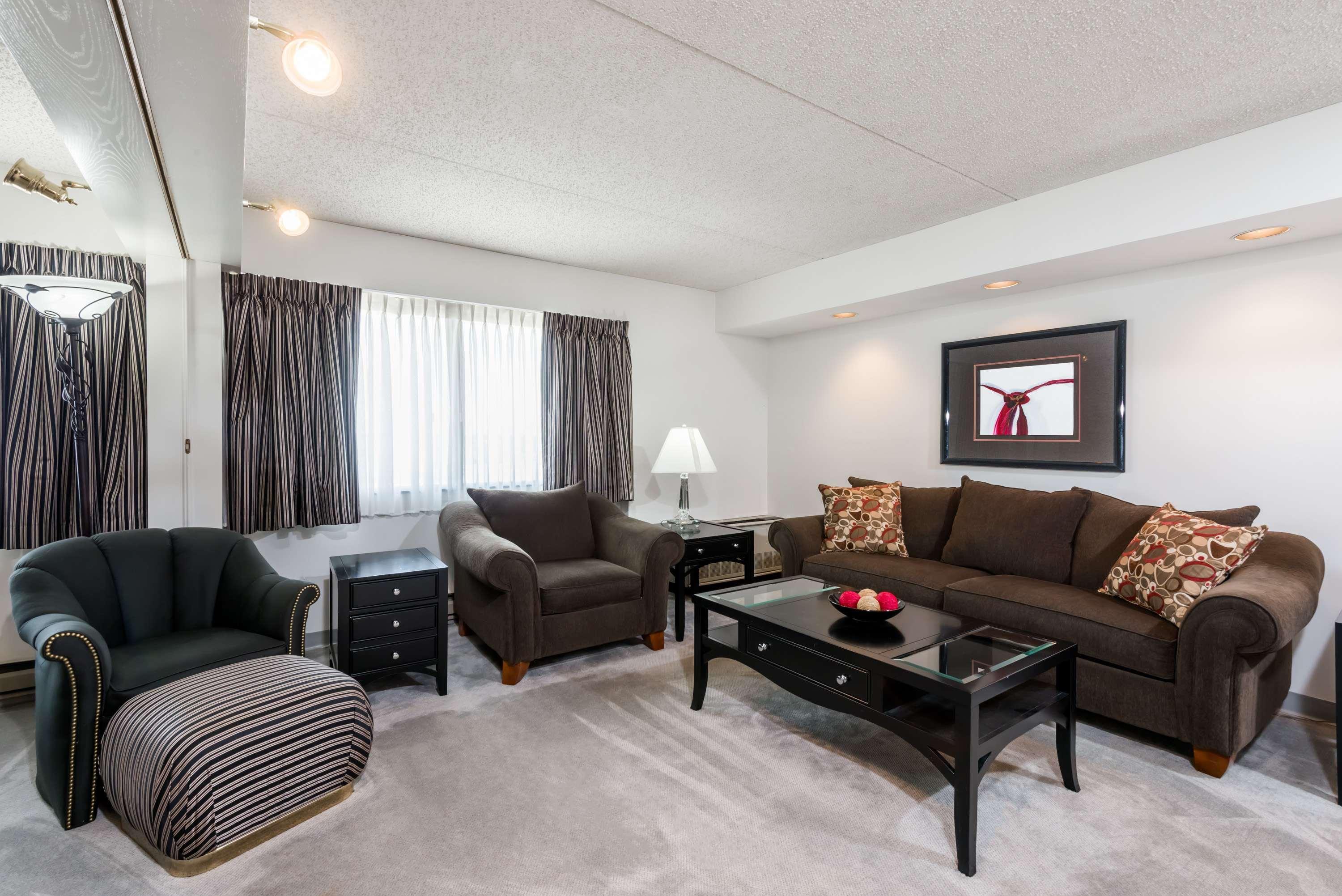 Ramada Plaza By Wyndham Hagerstown Hotel Buitenkant foto
