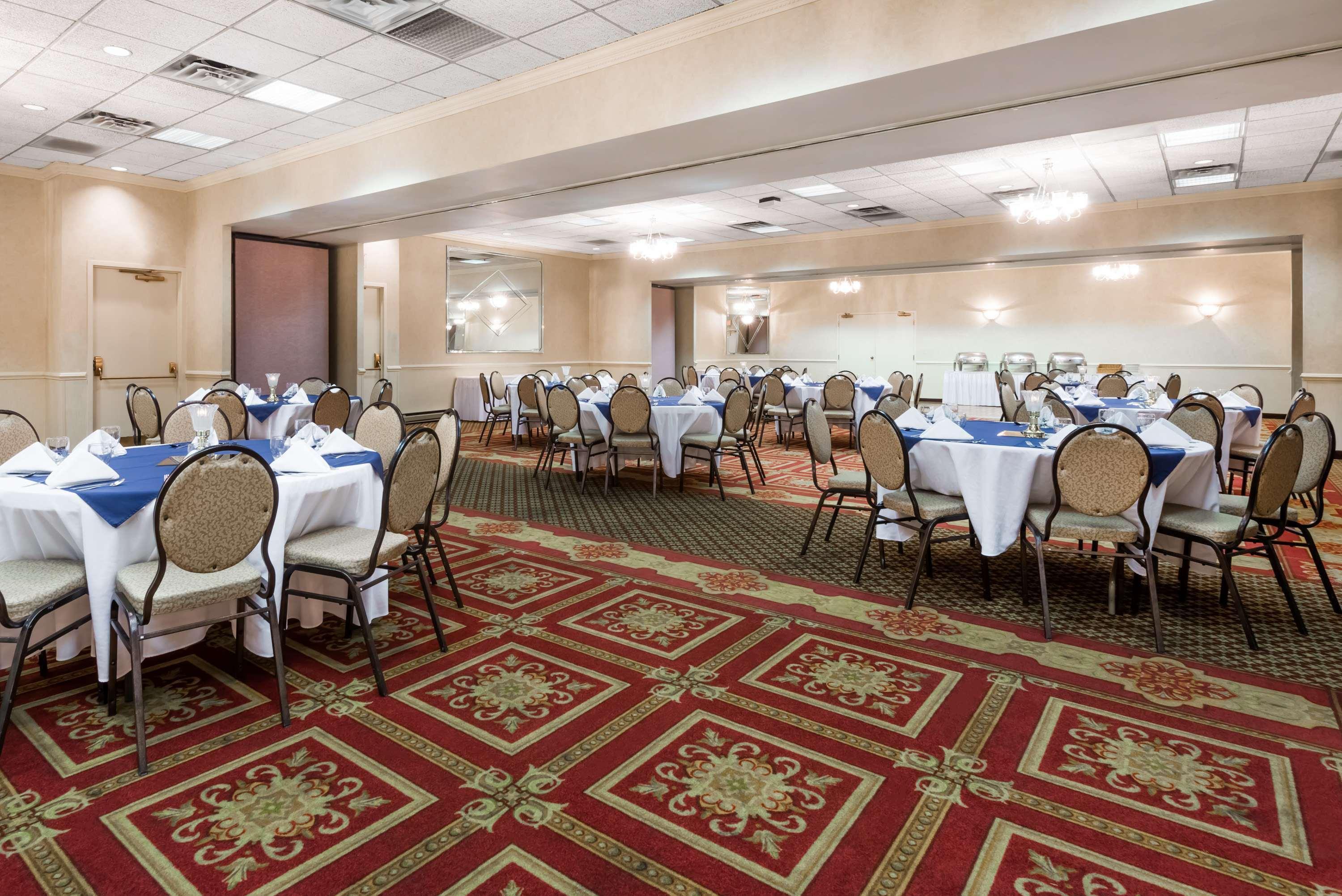 Ramada Plaza By Wyndham Hagerstown Hotel Buitenkant foto
