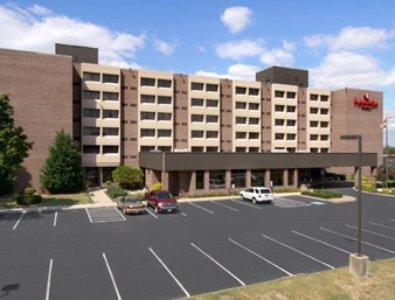 Ramada Plaza By Wyndham Hagerstown Hotel Buitenkant foto