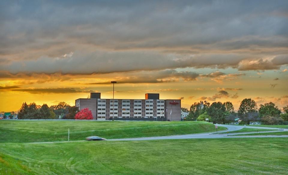 Ramada Plaza By Wyndham Hagerstown Hotel Buitenkant foto